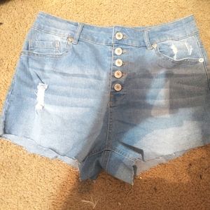 Light riped denim jeans shorts